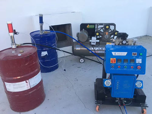 硬泡聚氨酯外墻外保溫(圖1) 湖南聚氨酯發(fā)泡機(jī)Q2600型